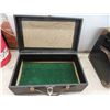 Image 8 : 7Up Crate 17x12x12, 2 Vintage Cases  and More 