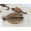 Image 2 : 4 Wood Pulleys