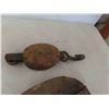 Image 3 : 4 Wood Pulleys