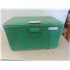 Image 1 : Aluminum Picnic Cooler 13'' x 22'' x 12'' 