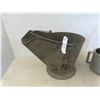 Image 2 : Coal Pail, Watering Can 