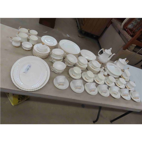 102 Pieces Royal Albert Val D'or China 