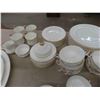 Image 9 : 102 Pieces Royal Albert Val D'or China 