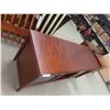Image 3 : Flat Screen TV Stand 28'' x 61'' x 22'' 