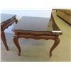 Image 2 : 2 End Tables 16'' x 20'' x 20'' 