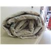 Image 2 : 8'x 10' blue, white light pink area RUG - New or Store