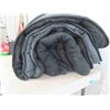 Image 2 : Lenspa Twin XL black blanket NEW OR STORE RETURN 