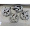 Image 2 : Washline Pulleys, 4 Smaller Brass Pulleys 