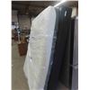 Image 2 : Queen Mattress with Box Spring 