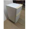 Image 2 : Danby Mini Fridge with Top Freezer 33'' x 19'' x