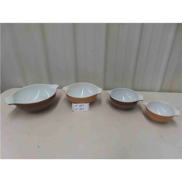 Set of 4 Pyrex Mixing Bowls 