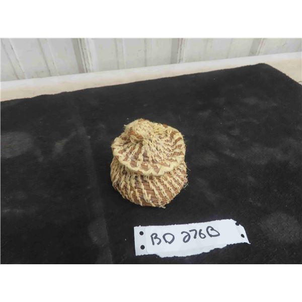 Vintage First Nations Native Woven Pine Needle Lidded 