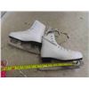Image 4 : 3 Pairs of Figure Skates & Helmet 
