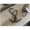 Image 3 : 2 Single Tree, 2 Hooks, Barn Lantern 