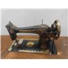 Image 2 : Singer Cabinet Sewing Machine 
