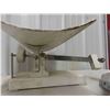 Image 8 : Early Electric Roasting Appliance, Scale, Metal Tray 