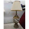 Image 8 : 2 Table Lamps with Brass Accents 32'' H with Shade -