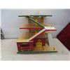 Image 1 : Wooden Kids Garage/Car Wash Play Crate 18'' x 21'' x 
