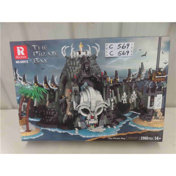 Reobrix 66012 Pirate Bay Skull Island Building Blocks, Large 