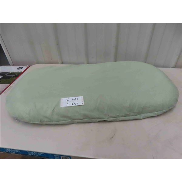 36" x 18" GREEN DOG BED - New or Store Return  