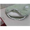 Image 3 : 36" x 18" GREEN DOG BED - New or Store Return  