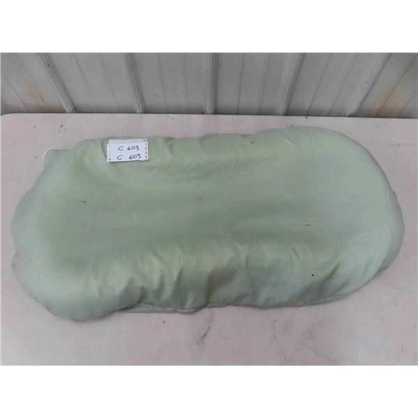 36" x 18" GREEN DOG BED - New or Store Return  