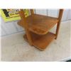 Image 4 : Vintage 3-Tier Solid Oak Hall Table 24'' x 19'' x 