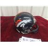 Image 2 : Vintage NFL Denver Broncos Riddel Mini Football