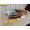 Image 1 : V-Master Deluxe Cigarette Maker , 2 Tobacco 