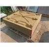 Image 3 : 7 Pressed Board Pallets, Like New.