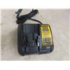 Image 12 : 3 Dewalt 20V Tools: 1'' Hammer Drill, 1/4'' Impact, 1/2'' 