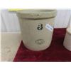 Image 2 : 2 Stoneware Crocks (1) Medalta 3 Gallon, (1) 1/2 Gallon