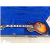 Image 24 : Vintage Electric Guitar with Case 