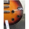 Image 4 : Vintage Electric Guitar with Case 