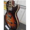 Image 9 : Vintage Electric Guitar with Case 