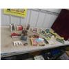 Image 1 : Train Set Accessories: Buildings, Cars, Crossings, Grass 