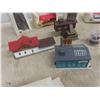 Image 5 : Train Set Accessories: Buildings, Cars, Crossings, Grass 