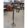 Image 1 : Wrought Iron Floor Lamp 2/4 Shades, Cool