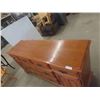 Image 3 : Maple Dresser 33'' x 66'' x 19'' 