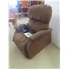 Image 5 : Golden Powerlift Reclining Chair 