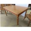 Image 3 : Oak Table 31'' x 60'' x 37'' with 6 Chairs 