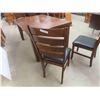 Image 8 : Table 30'' x 64'' x 42'' & 4 Chairs 