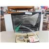 Image 3 : Sunbeam Kerosene Heater (Appears New) 