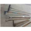 Image 3 : 6 Hand Yard Tools : Fork, Rake, Hoe & More 