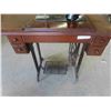 Image 3 : Singer Treadle Sewing Machine 