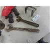 Image 4 : 2 Cable Cutters, Wrenches, Pipe Bender & More 