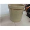 Image 10 : Medalta 5 Gallon Crock with Stoneware Handles, 