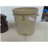 Image 2 : Medalta 5 Gallon Crock with Stoneware Handles, 