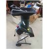 Image 3 : Yardworks 14amp Chipper / Shredder - Works. 