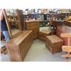 Image 1 : 4pce Bedroom Suite : Dresser 30'' x 50'' x 18'' Mirror 30'' x